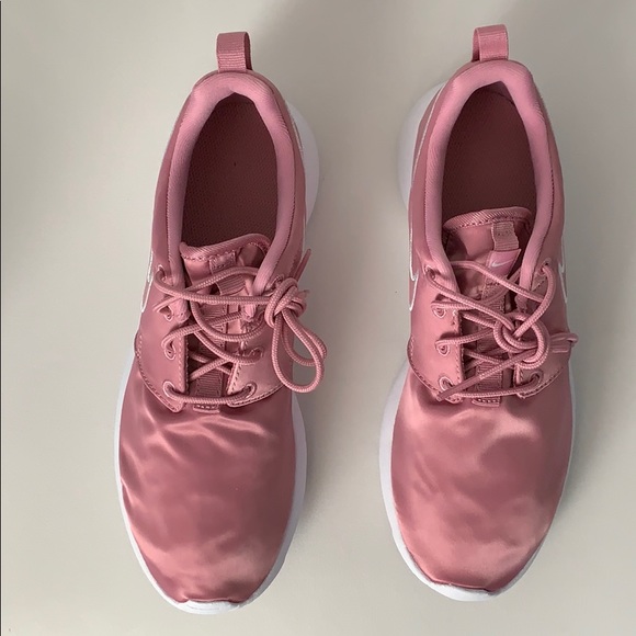 Nike Roshe One GS elemental pink 599729 618 - Picture 2 of 7